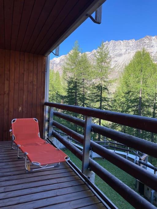 Incantevole Appartamento Stile Chalet Breuil Cervinia Exterior photo